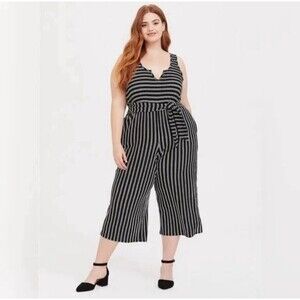 Torrid Textured Stripe Knit Rib‎ Culotte Jumpsuit Size 0 Sleeveless Tie Waist